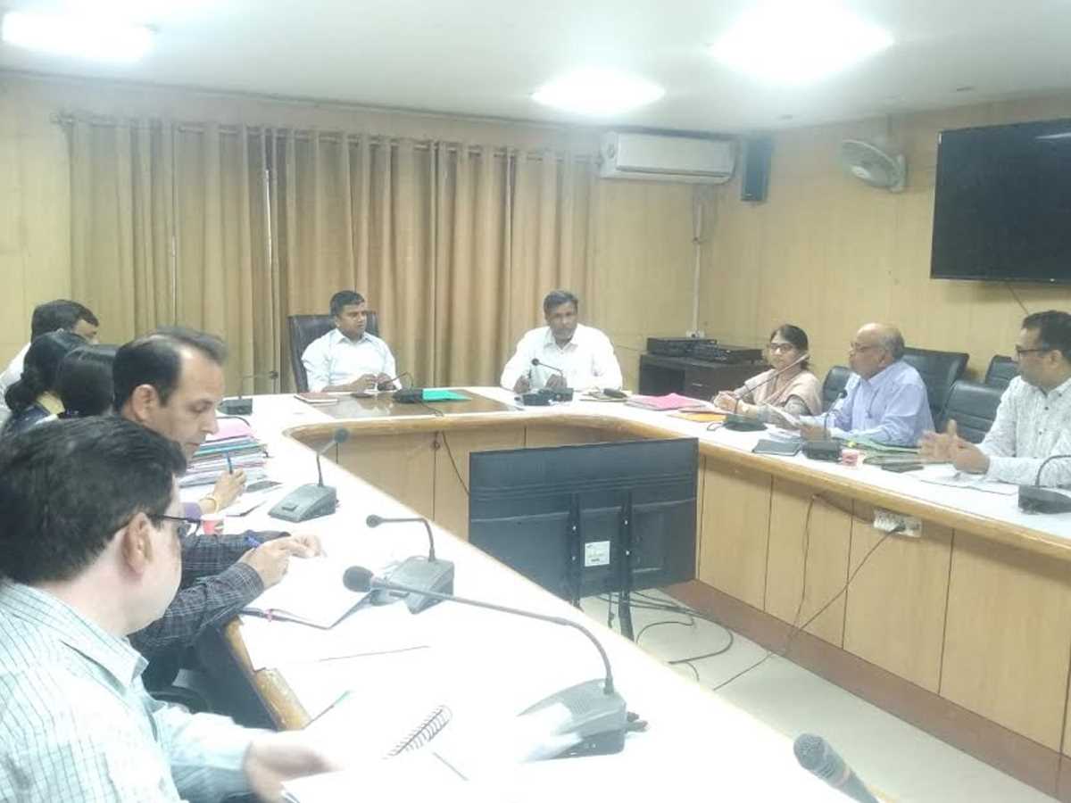 जल जीवन मिशन को लेकर जिला पेयजल एवं स्वच्छता समिति की हुई बैठक